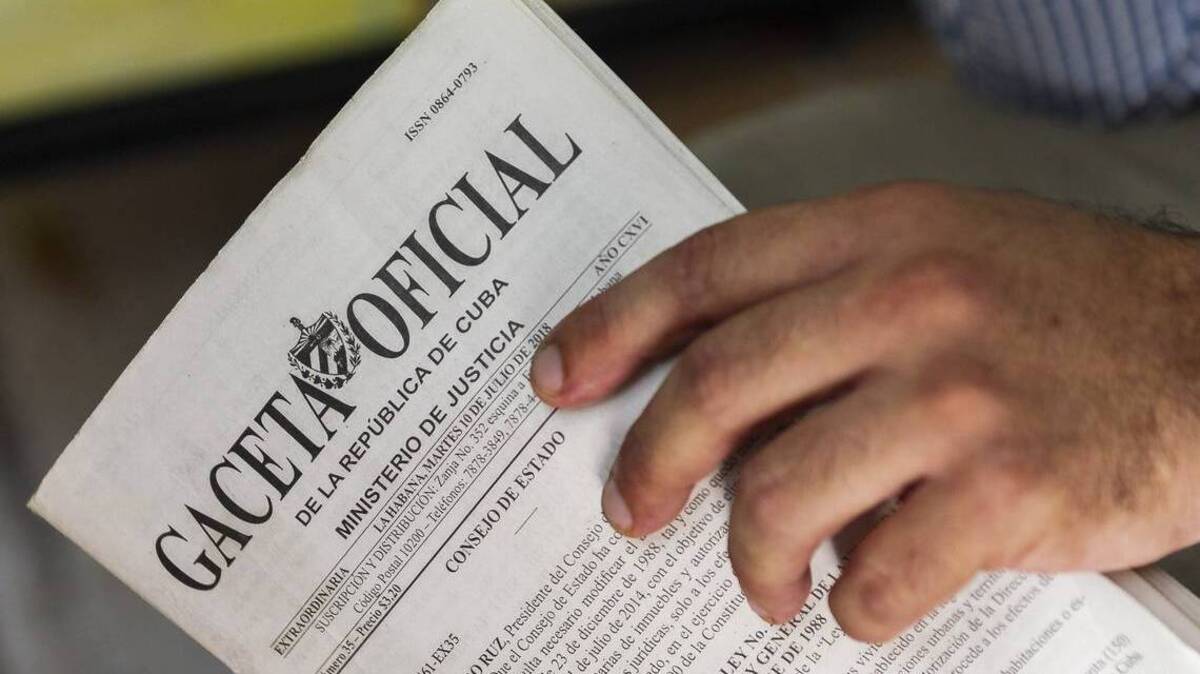 Un ejemplar del Decreto Ley 349.