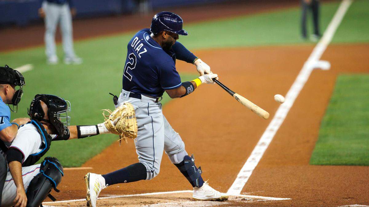 Yandy Díaz hace rato se lo merecía. Los Rays formalizaron con el infielder un contrato de tres años y $24 millones hasta la temporada del 2025, incluyendo una opción de club de $12 millones en 2026.