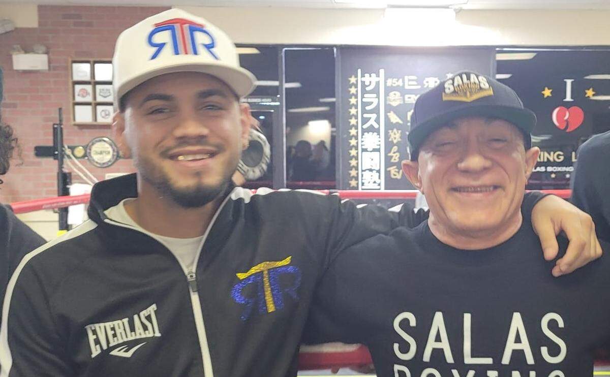  Robeisy Ramírez junto al profesor Ismael Salas en Las Vegas&nbsp;