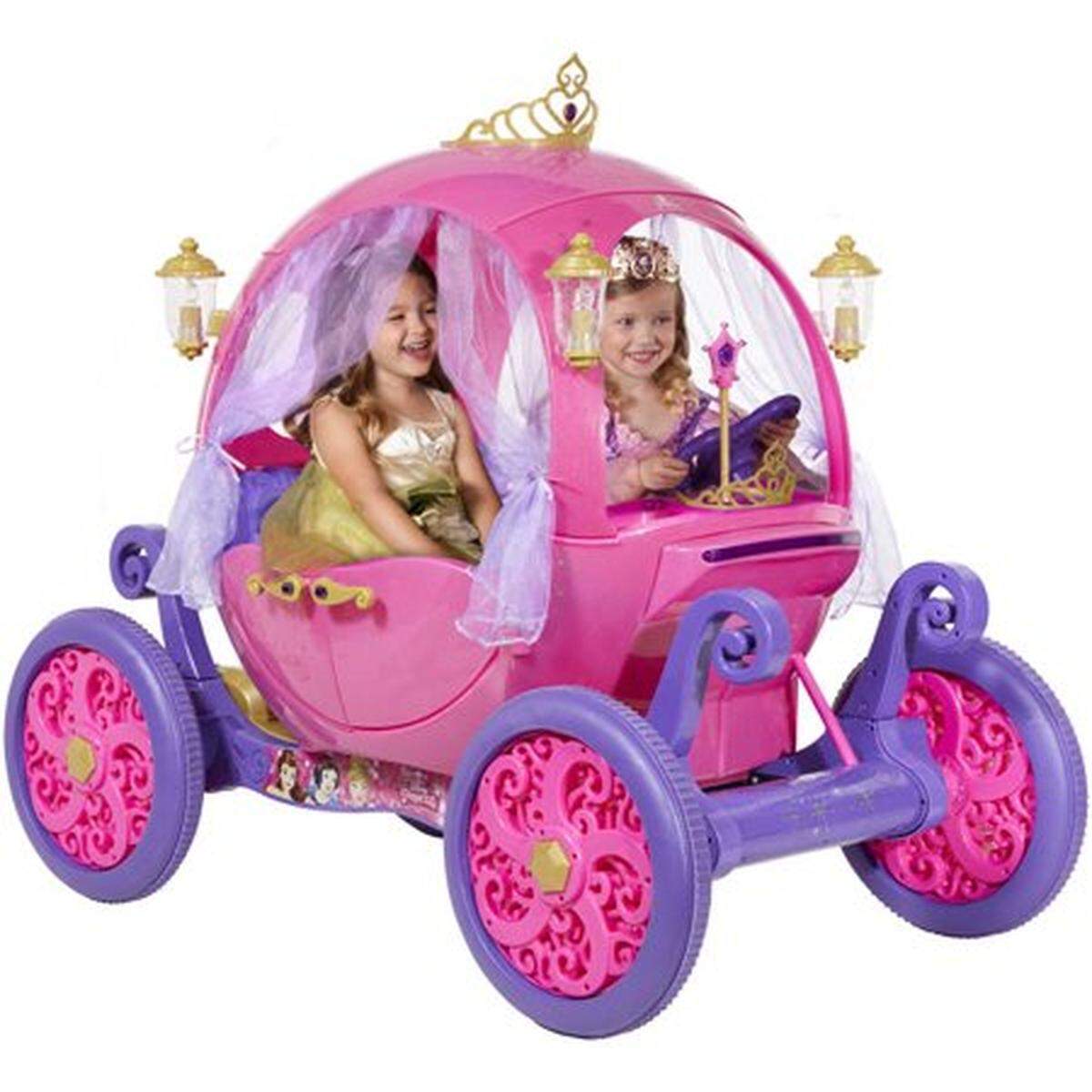 El coche de Disney para niñas 24V Disney Princess Carriage Ride On costaba más de $400 y se puede conseguir en Walmart el Viernes Negro por $298.