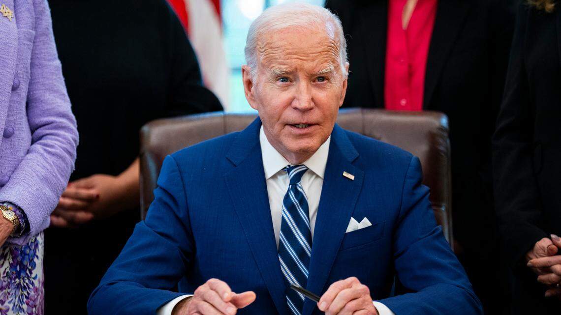 EL PRESIDENTE Joe Biden debe centrar su campaña presidencial en temas económicos si quiere ganar.
