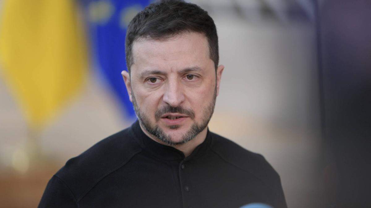 Volodymyr Zelensky, presidente de Ucrania, habla con la prensa durante una cumbre especial de la Unión Europea en la sede europea en Bruselas, Bélgica, el jueves 6 de marzo de 2025.