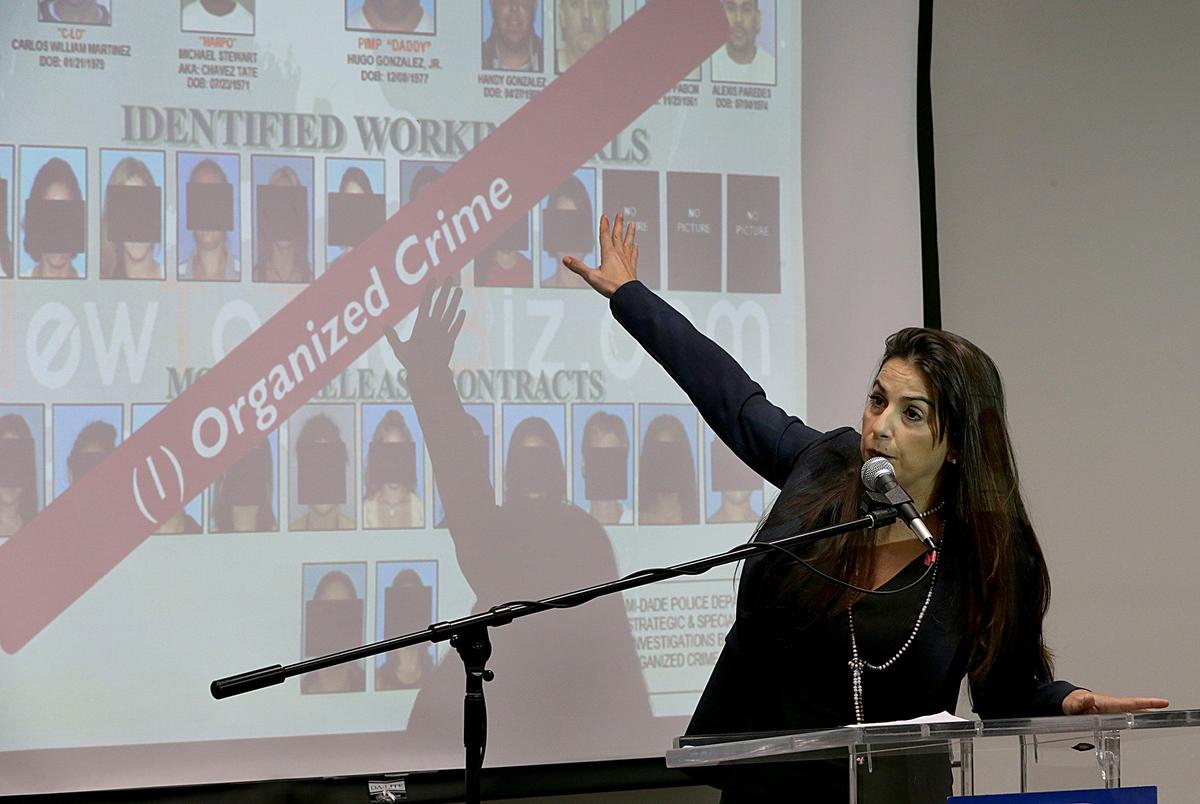La fiscal estatal adjunta Alicia García Priovolos, directora de la Unidad de Tráfico Humano, fue una de las ponentes en la feria Human Trafficking Awareness and Community Resource Fair, el 25 de enero en el Centro Carrie P. Meek del Miami-Dade College North.