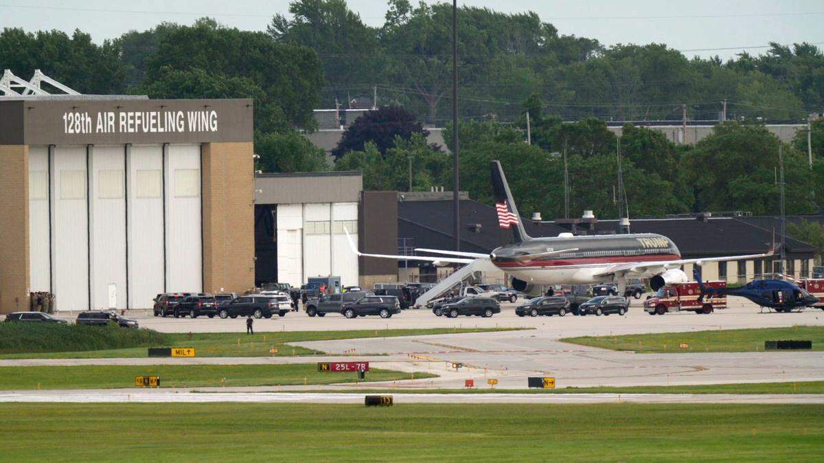 Vista del avión del expresidente Donald Trump el domingo 14 de julio de 2024 en Milwaukee, Wisconsin.