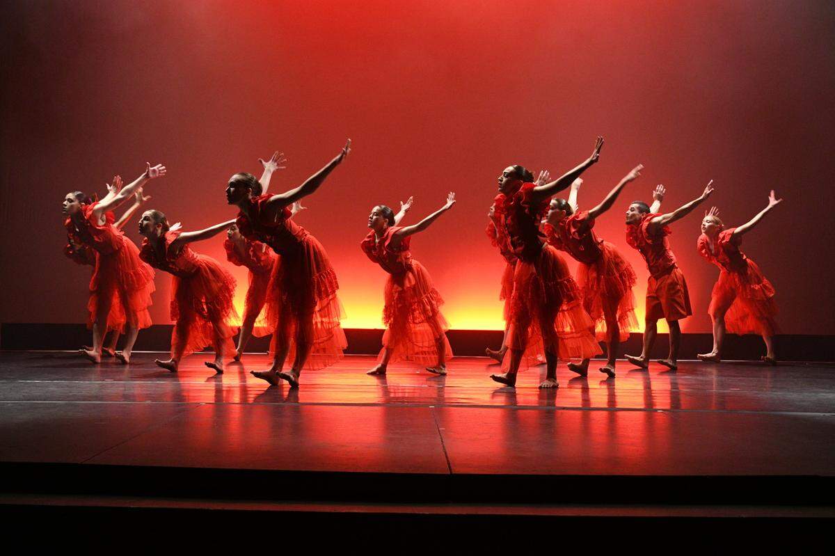Los bailarines de STYX The Company en “Not a Ballet”, coreografía de Brianna Campbell y Mika Santo.