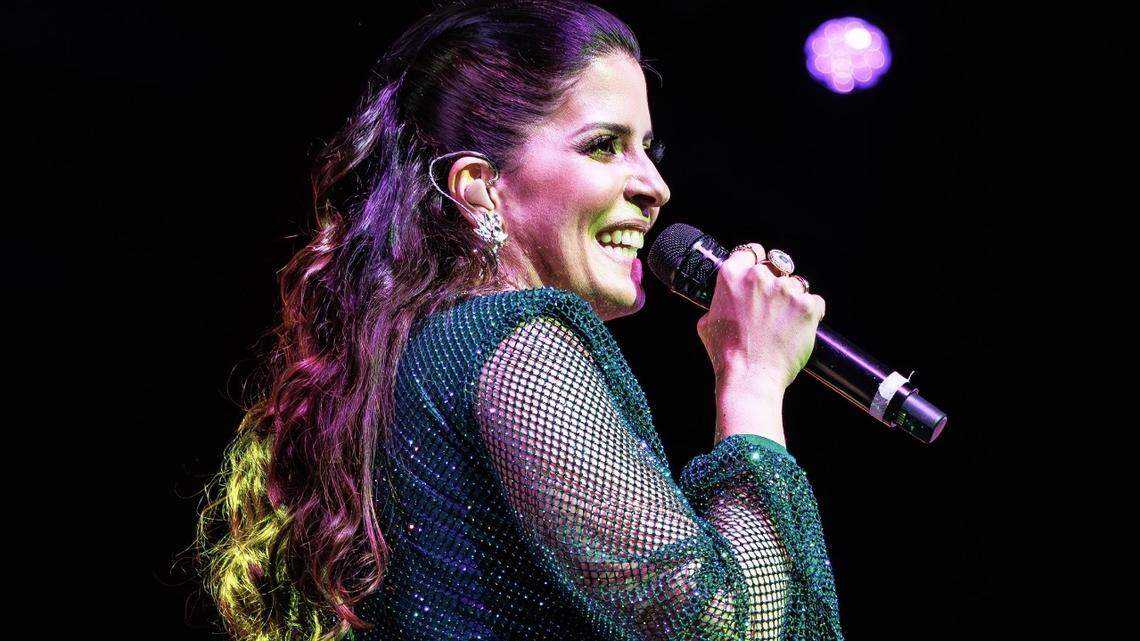 La venezolana Mariaca Semprún se luce en “Homenaje a Rocío Dúrcal”