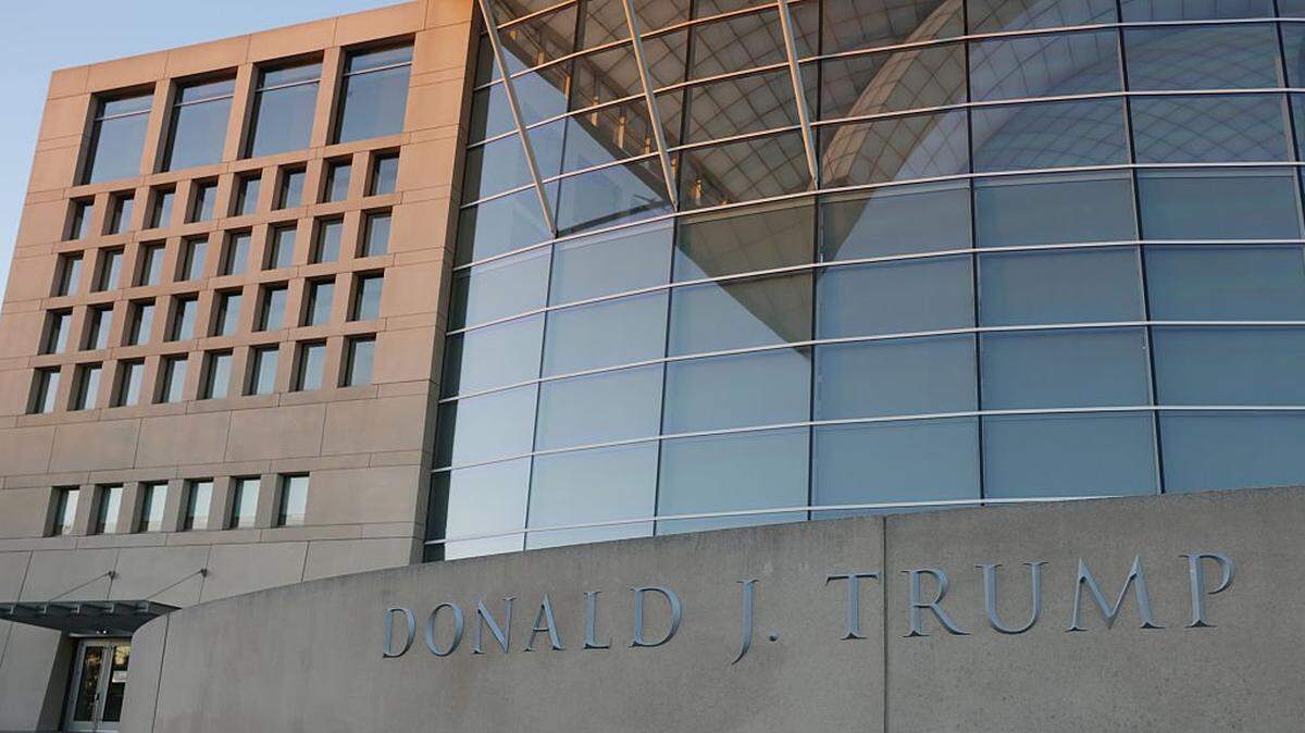 El Instituto de la Paz de Estados Unidos fue renombrado en honor al presidente Donald Trump, informó el Departamento de Estado el miércoles.