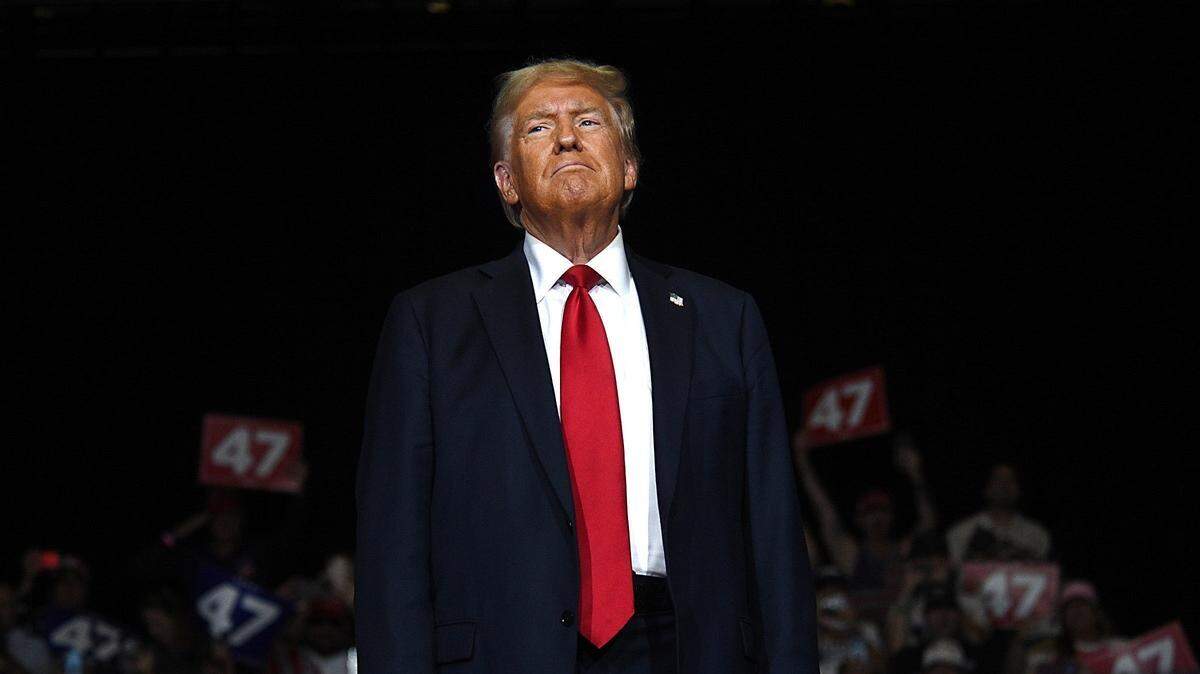 Foto de archivo de Donald Trump durante un mitin en Reno, Nevada, el 11 de octubre de 2024.