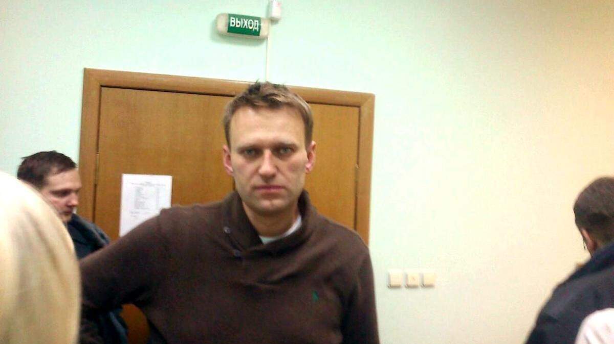 Navalny en la corte el 6 de diciembre, 2011.