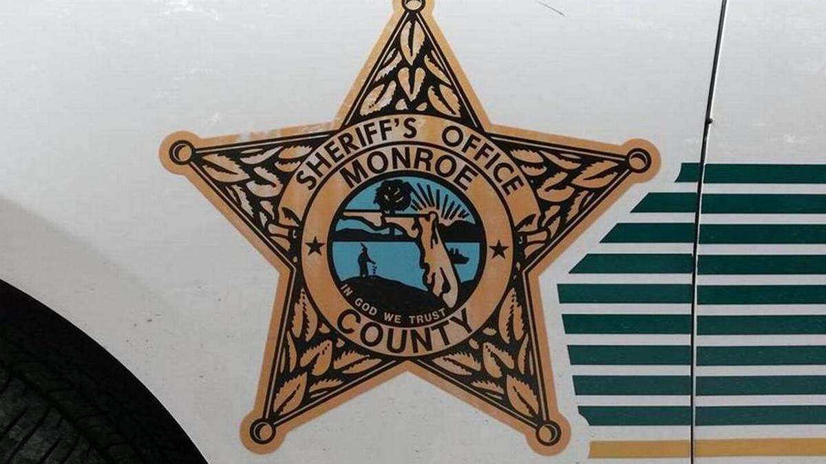 De acuerdo con Adam Linhardt, portavoz de la policía del Condado Monroe, una pareja fue arrestada en el Condado Palm Beach el mes pasado acusada de haber secuestrado a un hombre.