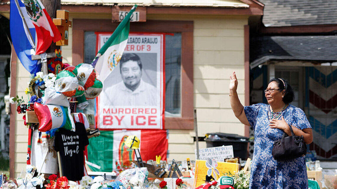 Demócratas concluyen que agentes de ICE ocultaron pruebas en muerte inmigrante en Houston