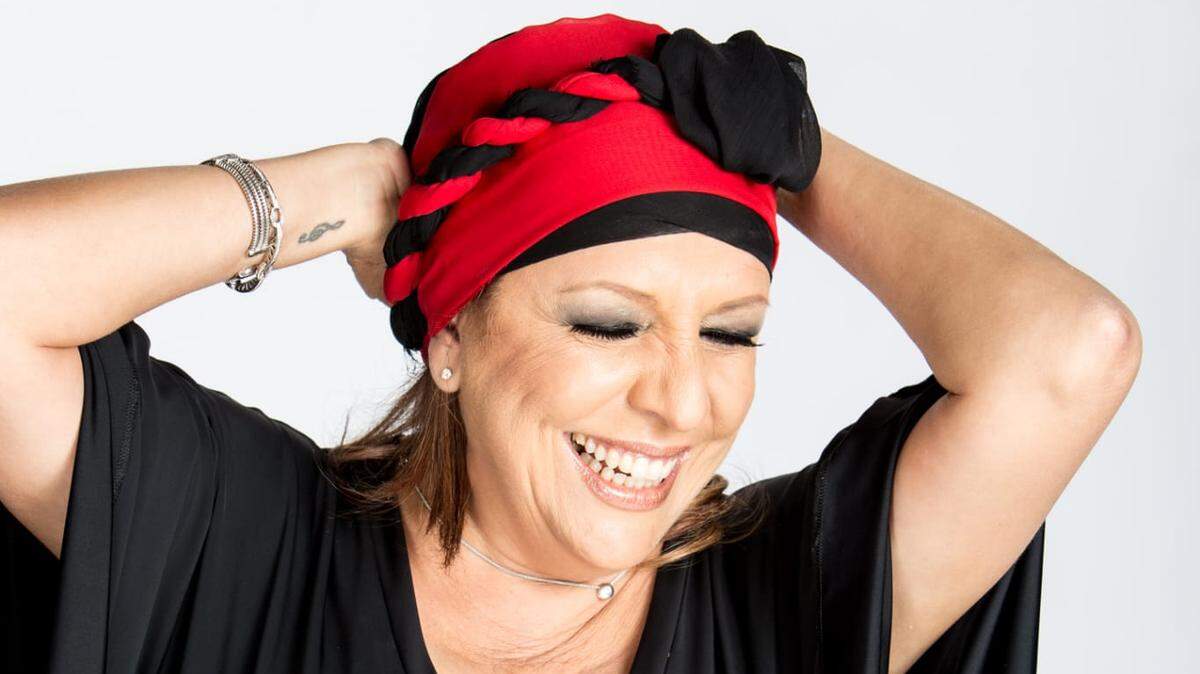 “Será una sola presentación, una fiesta”, explica Albita, “en este caso muy especial por la inauguración del espacio y porque coincide con Halloween.