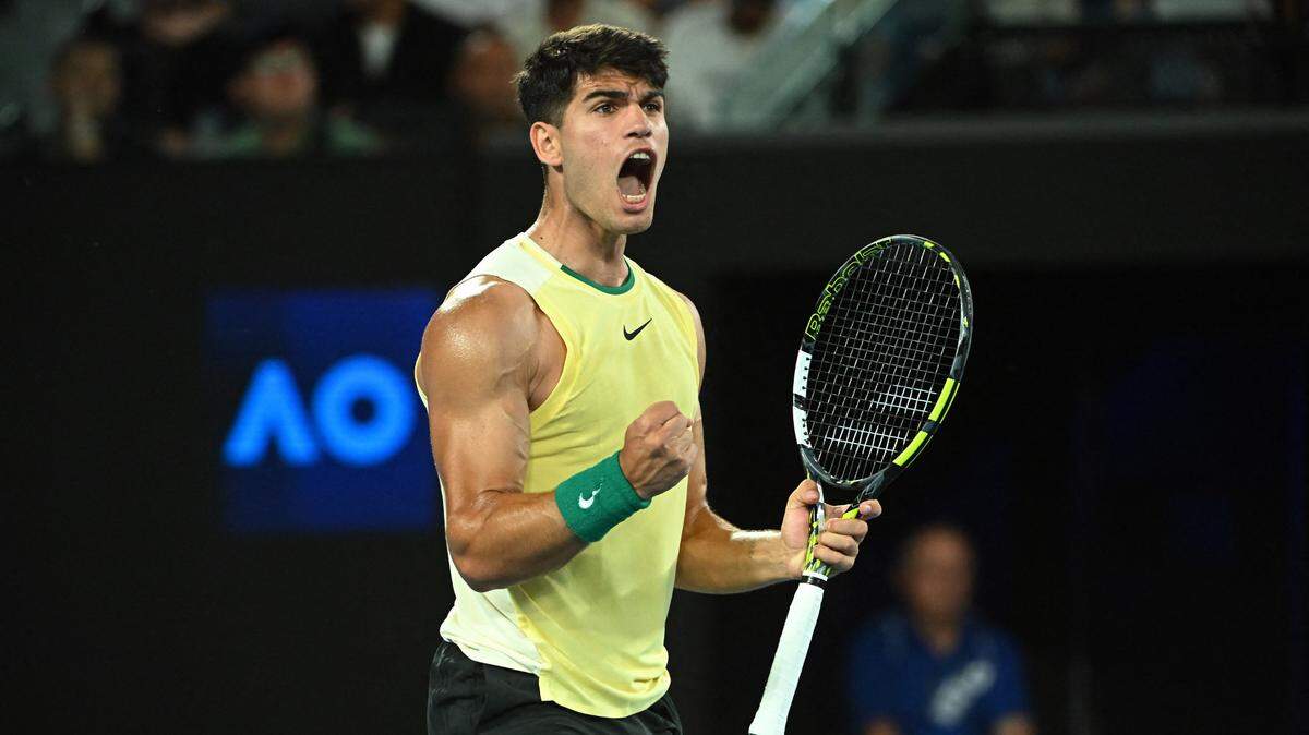 El español Carlos Alcaraz debutó con triunfo el martes en el Abierto de Australia al superar 7-6 (5), 6-1, 6-2 al francés Richard Gasquet.