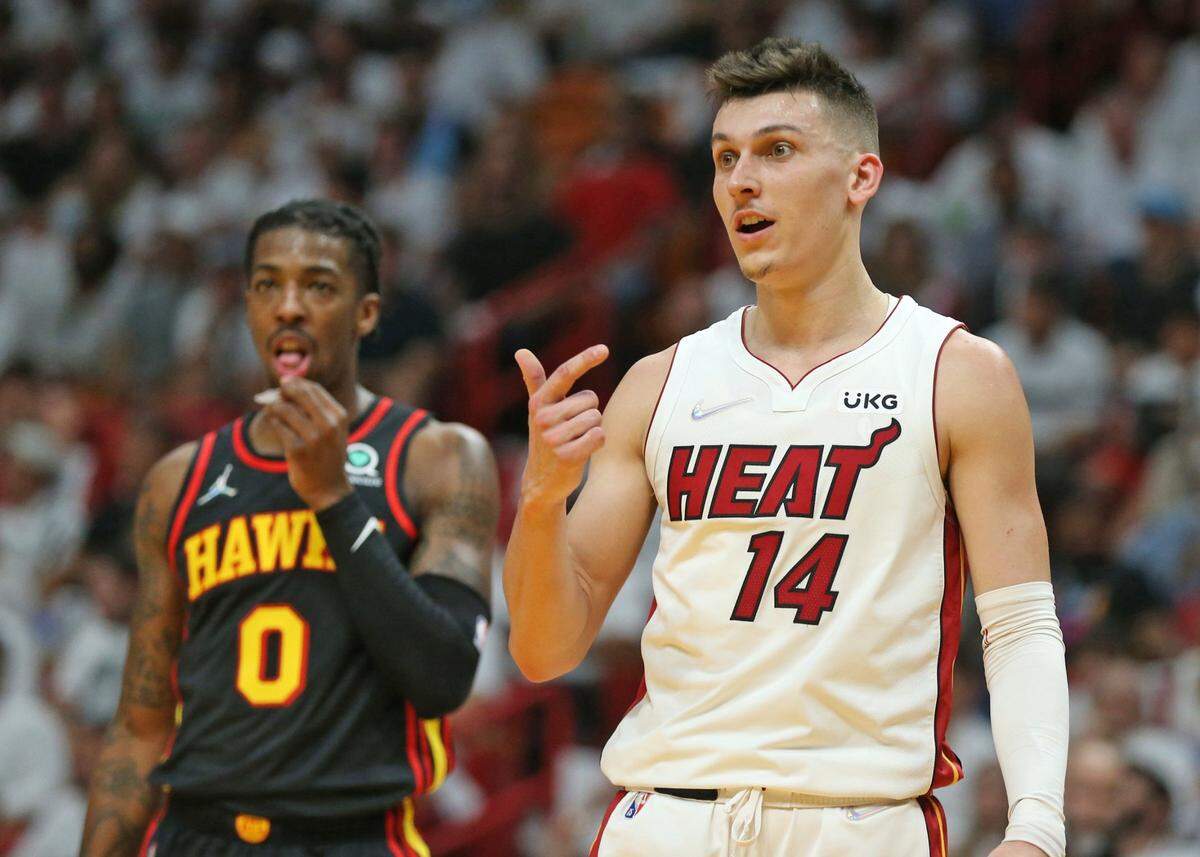 El escolta del Heat Tyler Herro (14) durante el partido de playoffs contra los Hawks de Atlanta, el 17 de abril de 2022 en Miami.