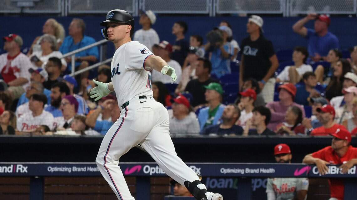 Renacer de las cenizas: los Marlins completan una barrida brutal sobre los Filis y regresan por encima de .500