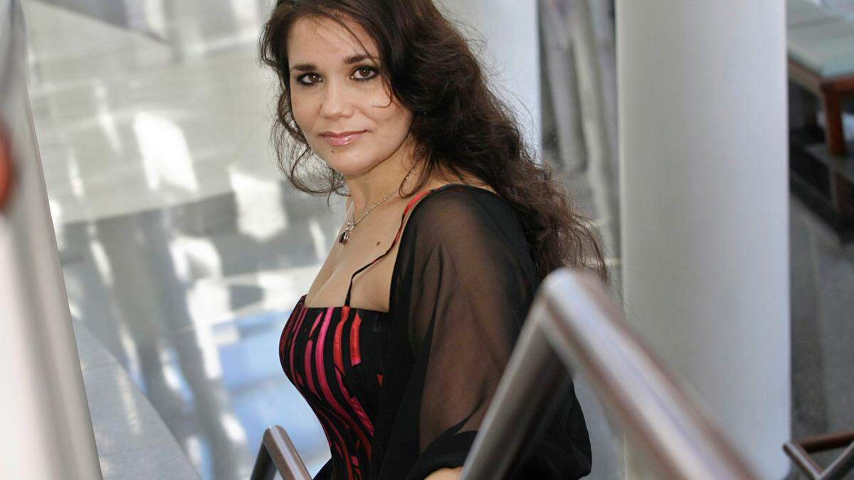La soprano Eglise Gutiérrez encabeza “A Christmas Extravaganza”, un exquisito programa con el ambiente festivo de la navidad preparado por el maestro Roberto Berrocal.