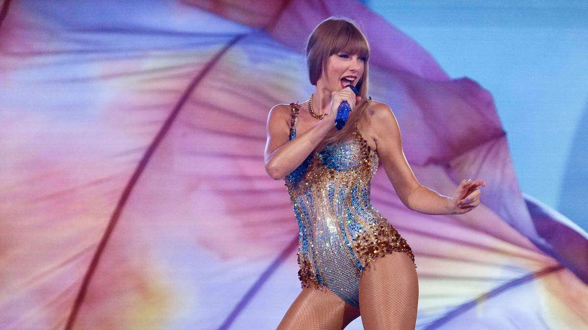 Taylor Swift se presenta en concierto como parte de su gira “Eras Tour” en Los Ángeles, el 7 de agosto de 2023.