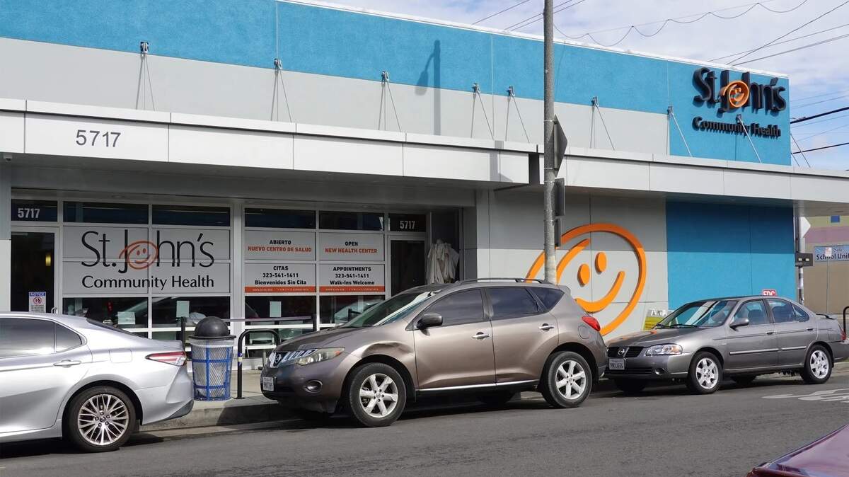 St. John’s Community Health en Los Ángeles es uno de los cerca de 1,500 centros de salud comunitarios, algunos de los cuales gestionan varias clínicas, que se preparan para recortes en los fondos gubernamentales de los que dependen para operar. 