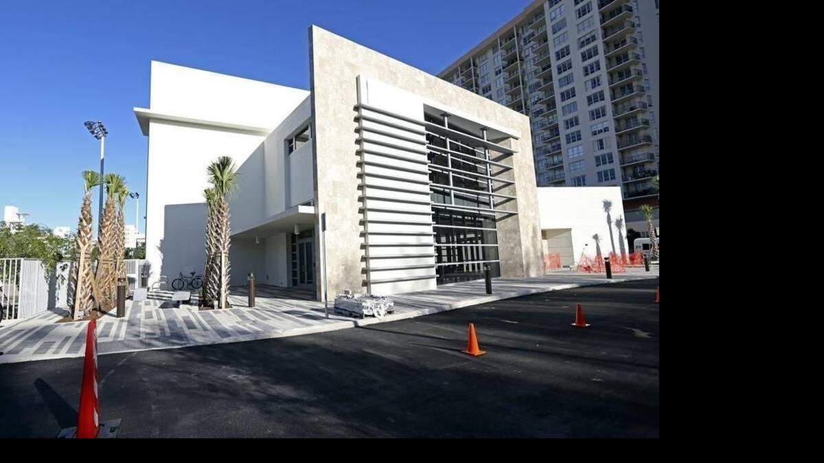 El centro está ubicado cerca de la calle 41 y Pine Tree Drive, en Miami Beach. Emily Michot- Miami Herald