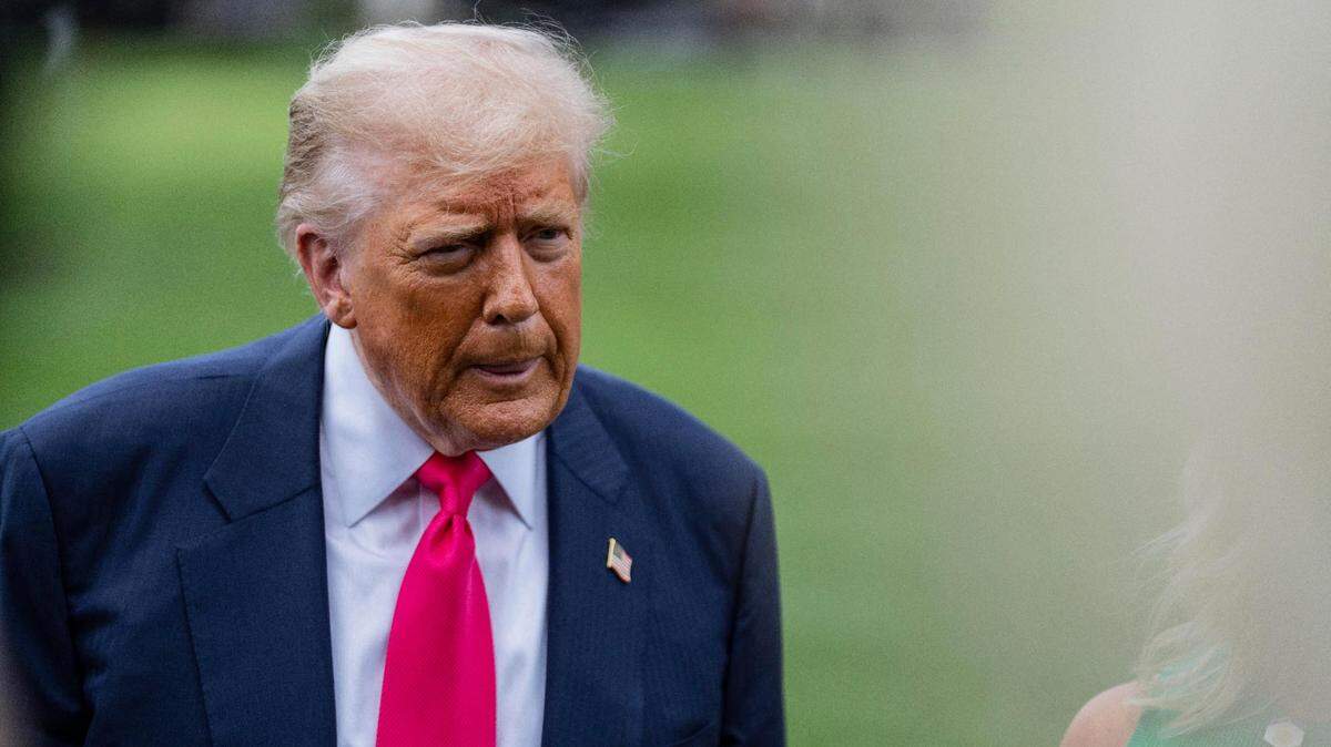 El presidente Donald J. Trump sale de la Casa Blanca rumbo a Pensilvania para participar en el Evento Inaugural de Energía e Innovación de Pensilvania en Washington, D.C., el 15 de julio de 2025.
