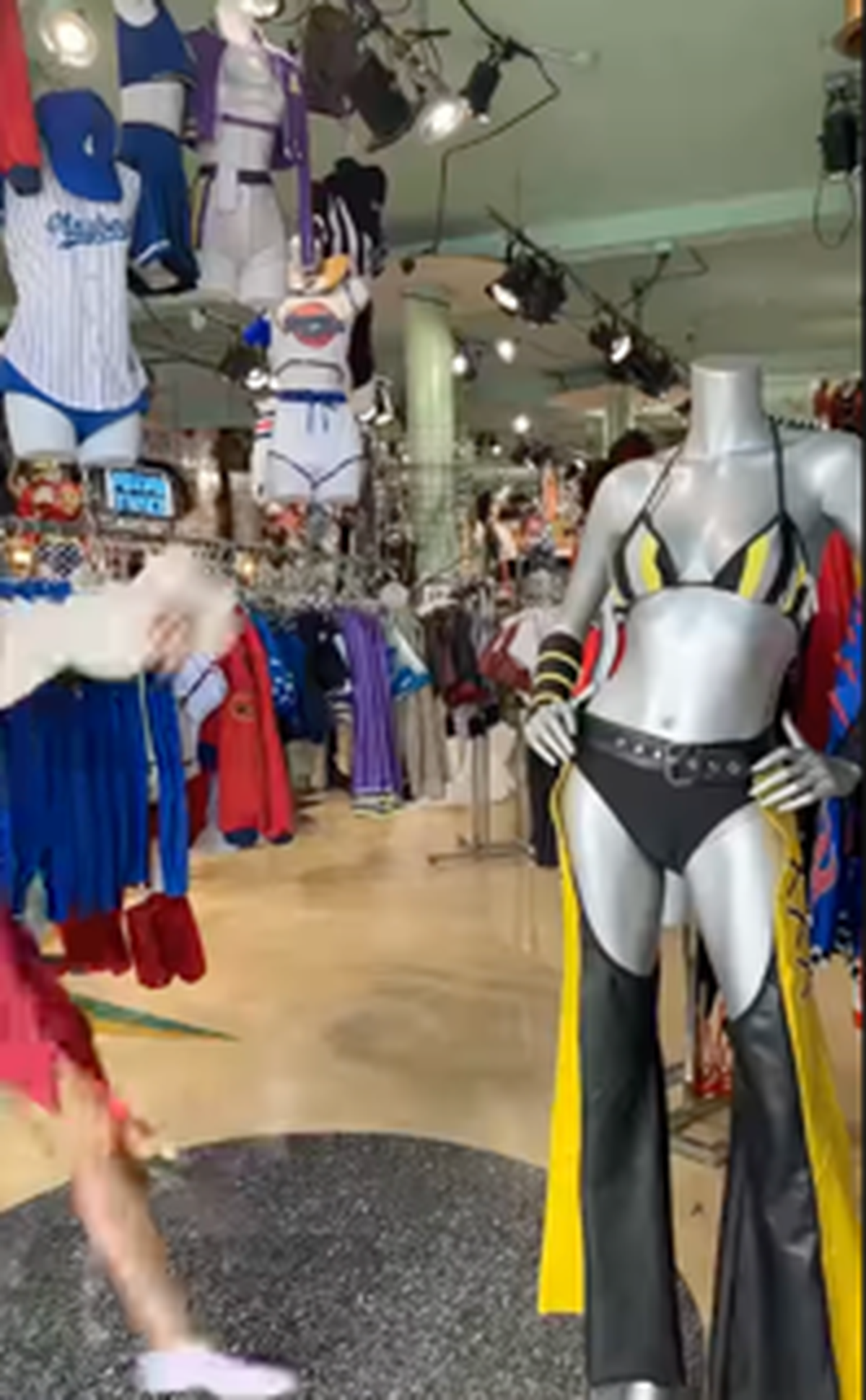 Miami Twice es una icónica tienda vintage que incluye desde accesorios clásicos hasta vestidos llamativos.