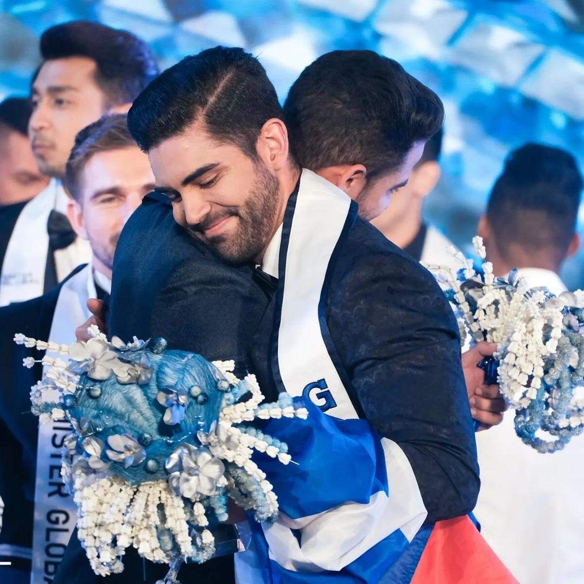 Juan Carlos Ariosa, dentista y actor cubano radicado en California, destacó por su humildad, obras sociales y carisma en el concurso de belleza Mister Global. Fotos cortesía Mister Global.