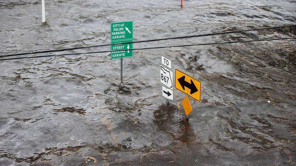 Las calles del downtown de Fort Myers quedaron totalmente inundadas mientras el huracán Ian azotaba como tormenta de Categoría 4 la costa suroeste de la Florida, el miércoles 28 de septiembre de 2022.