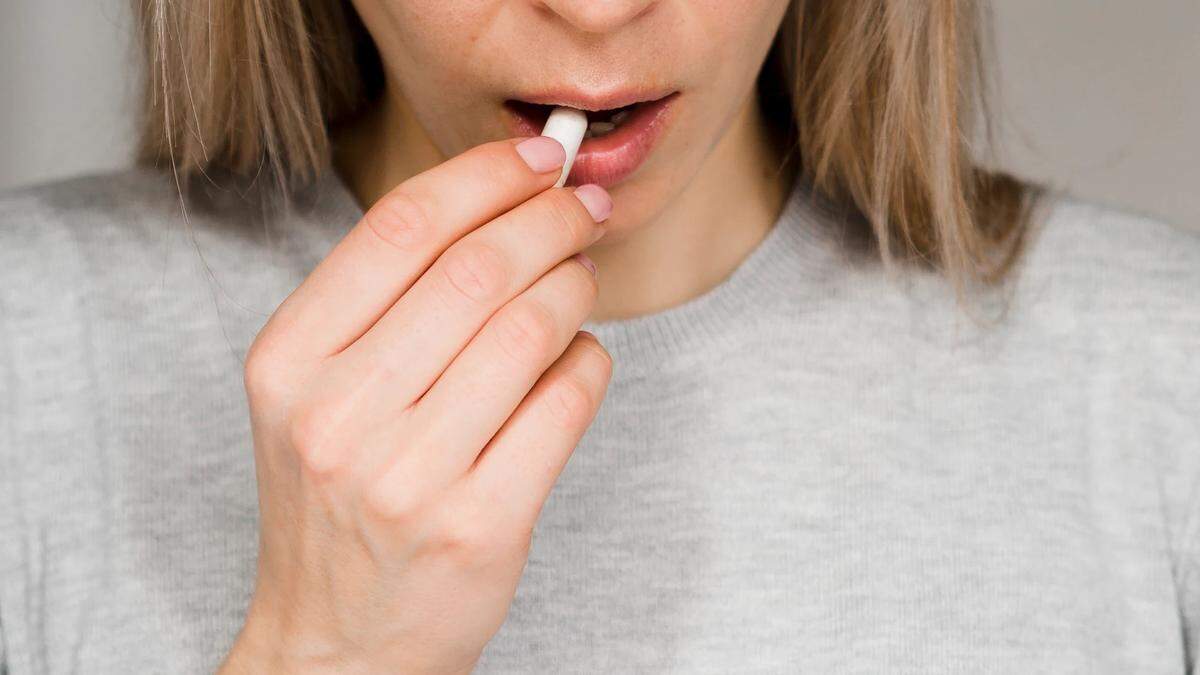 Muchas veces olvidamos que con los antibióticos también estamos alterando profundamente a las bacterias “buenas” que viven en nuestro intestino.