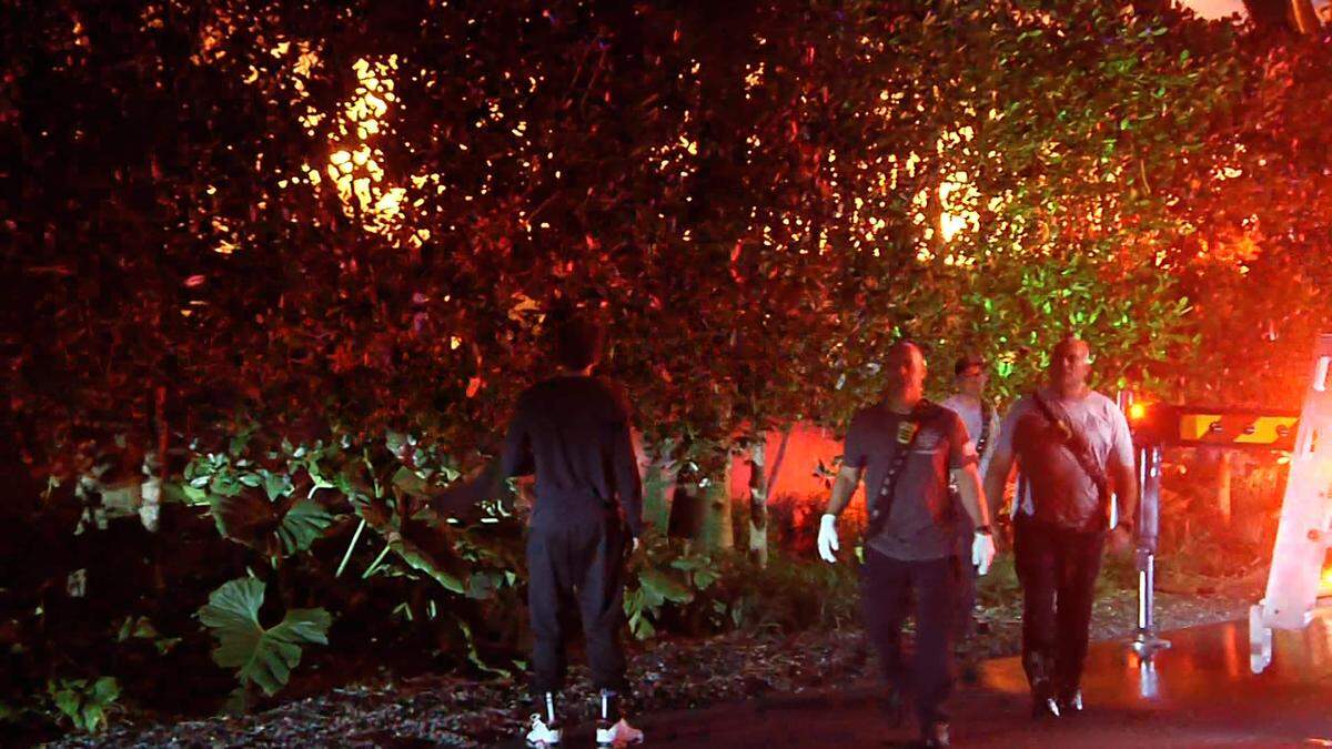 Los bomberos de Miami-Dade se enfrentaron a un voraz fuego la madrugada del jueves en una vivienda que se cree pertenece al entrenador del Miami Heat, Erik Spoelstra, cerca de Ponce de Leon y Davis en el sur del Condado Miami-Dade. Raffio Storace reliablenewsmedia@gmail.com