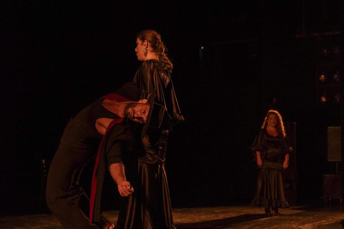 Rafael Ramírez, Fabiola Santiago y Rosa Linero (al fondo) en “Lo Preciso”.