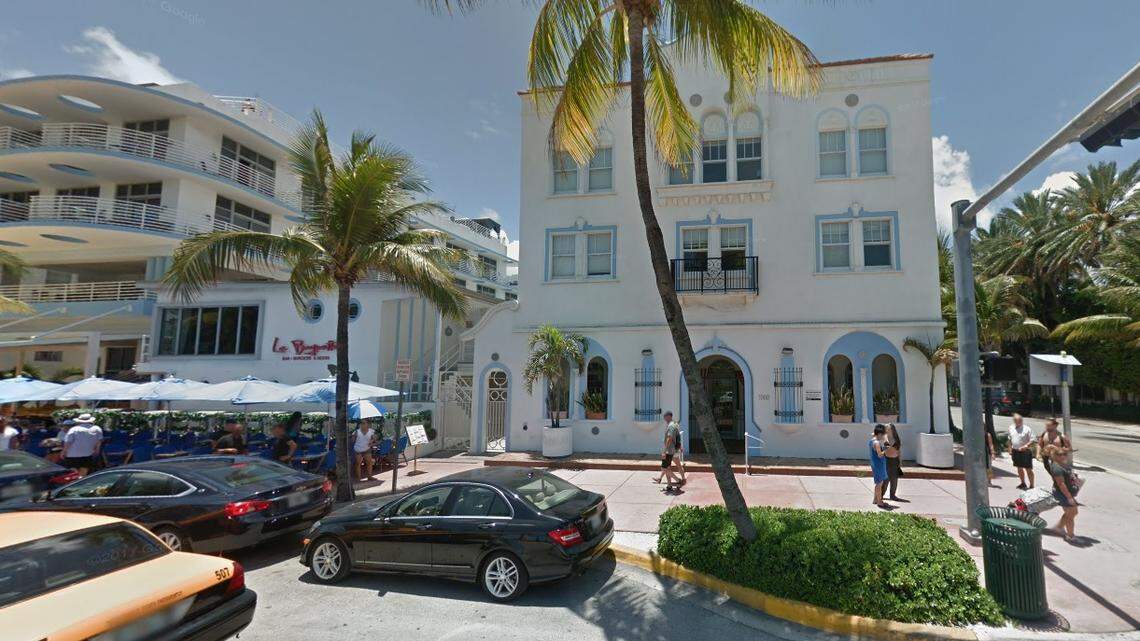 Tres hombres robaron a una pareja de turistas extranjeros en esta esquina de Ocaen Drive, en octubre del año pasado.