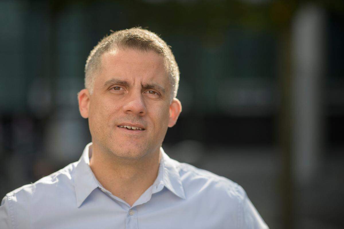 Dr David Fernández. UT Twente, University of Twente