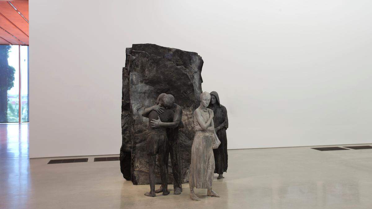 ‘George Segal: Abraham’s Farewell to Ishmael’, 1987, yeso pintado, 107 x 54 x 54 pulgadas. Colección Pérez Art Museum Miami, regalo de The George and Helen Segal Foundation, Inc.