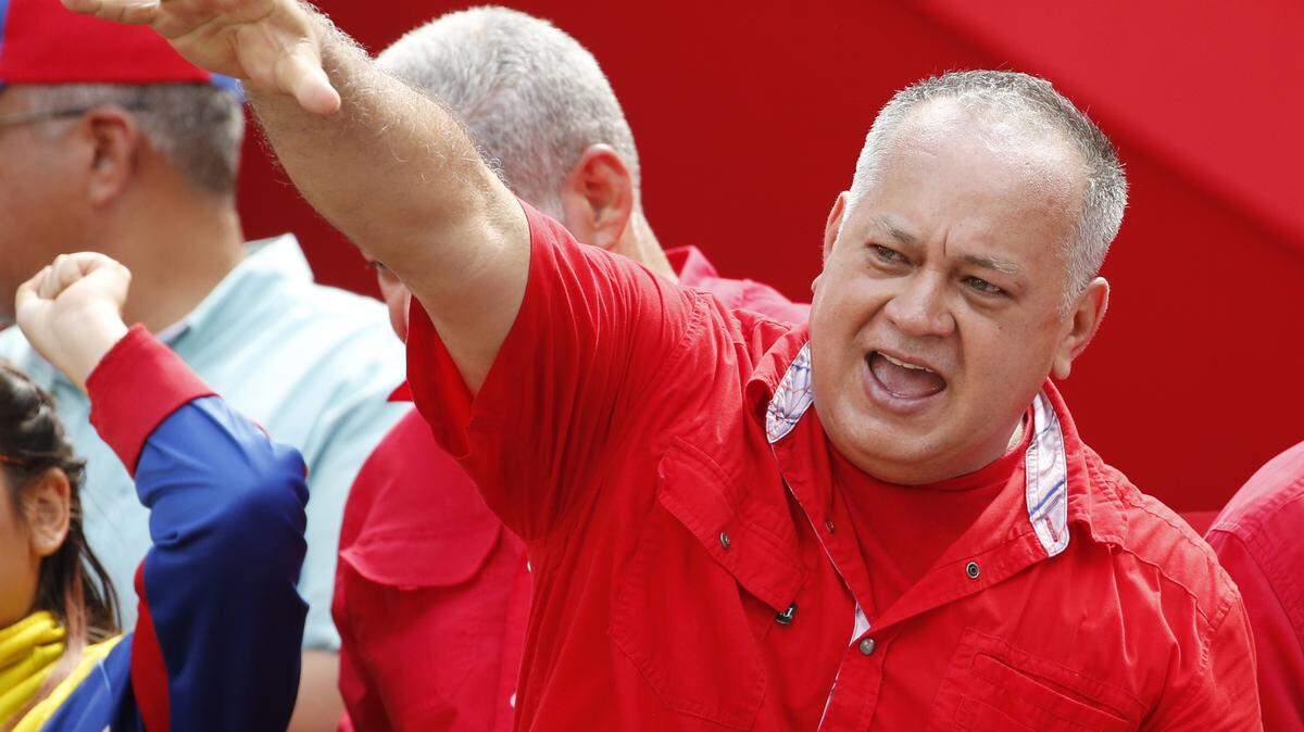 El presidente de la Asamblea Nacional Constituyente, Diosdado Cabello arenga a los participantes en la marcha de apoyo a Maduro el lunes 6 de agosto del 2018 en Caracas. 