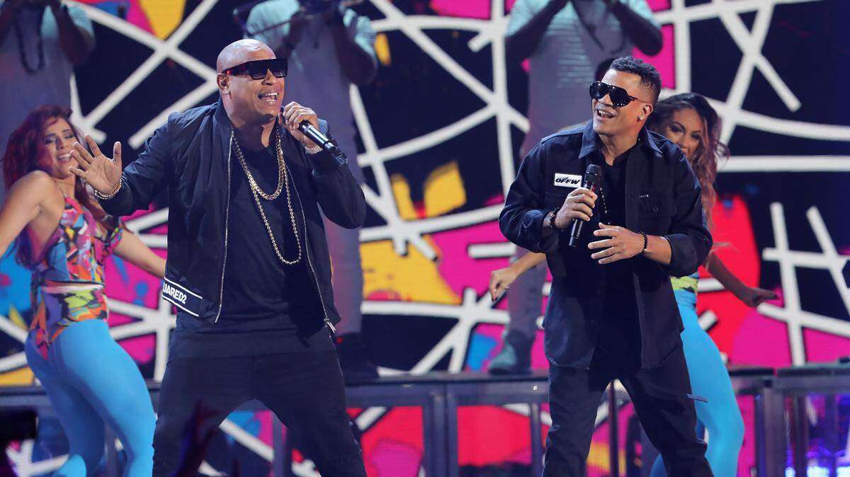 Alexander Delgado y Randy Malcom, que componen el dúo Gente de Zona, son los Reyes del Carnaval Miami 2024 y estarán este domingo 10 de marzo en el Festival de la Calle Ocho, interpretando temas nuevos como ‘Por ahí’ y el que cantan con Celia Cruz.