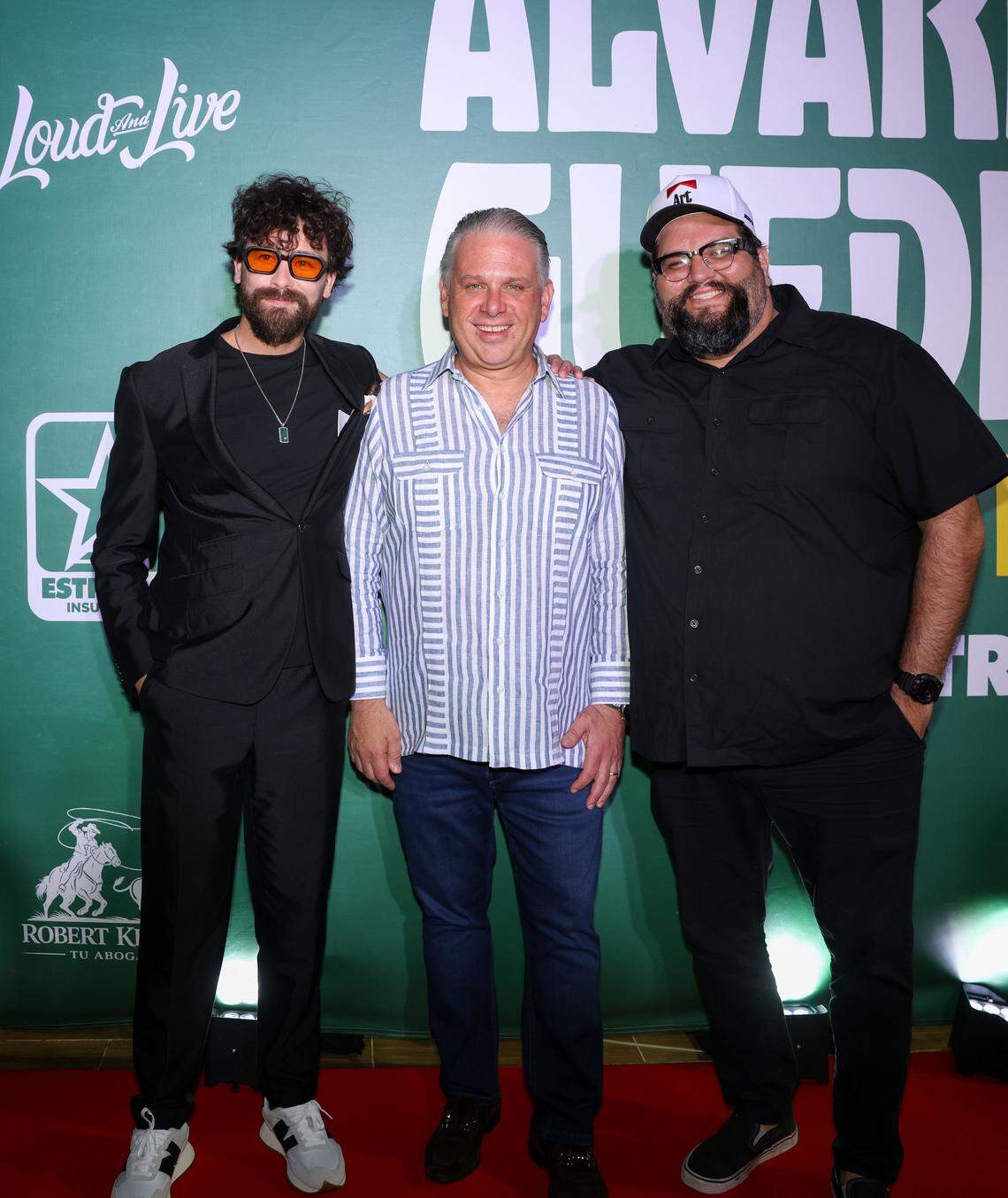 Héctor Medina (i), coguionista y codirector; Nelson Albareda, coproductor, coguionista y codirector; y Robby Ramos, coguionista y codirector de “Muerto de risa – El último show de Álvarez Guedes”. 