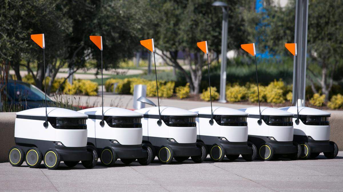 La firma tecnológica Starship y el proveedor de alimentos y servicios Sodexo han puesto en marcha la mayor flota de robots de entrega autónoma del mundo