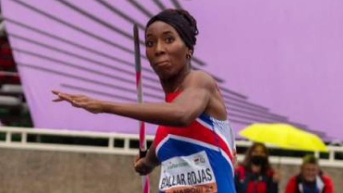 Cuba sufrió la primera fuga de su delegación que asistirá al Campeonato Mundial de atletismo en Eugene cuando la jabalinista Yiselena Ballar Rojas abandonó el equipo en Miami.