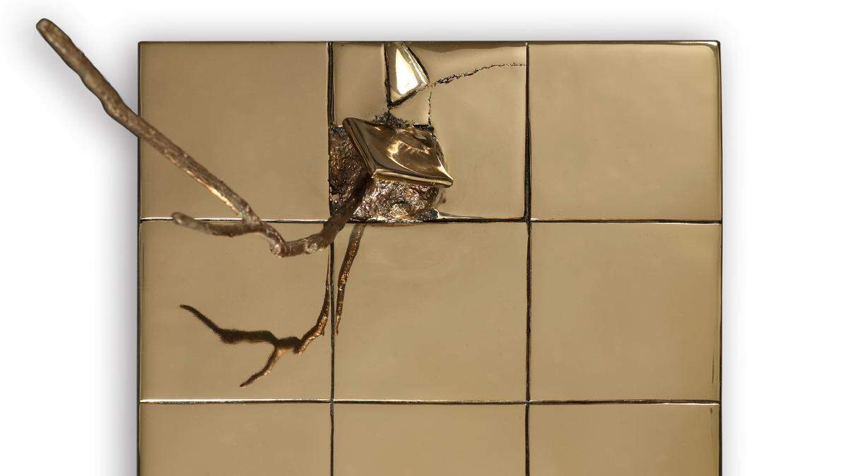‘Birth’, 2021, fundición y pulido, bronce de silicona, 12 x 12 x 9 pulgadas.