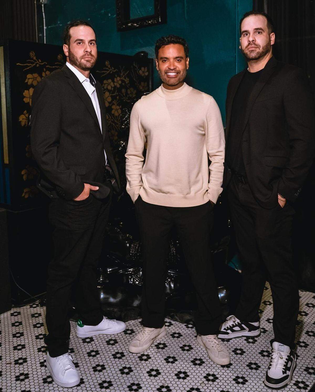 JC Rosario, Zion y Daniel Rosario acaban de inaugurar Casa Crudos en Wynwood.&nbsp;