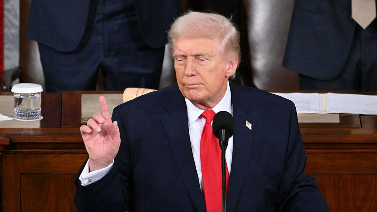 El presidente de Estados Unidos, Donald Trump, publicó el martes en su plataforma Truth Social un gráfico del mapa de Venezuela con fondo de una bandera estadounidense y la leyenda “51º State”.
