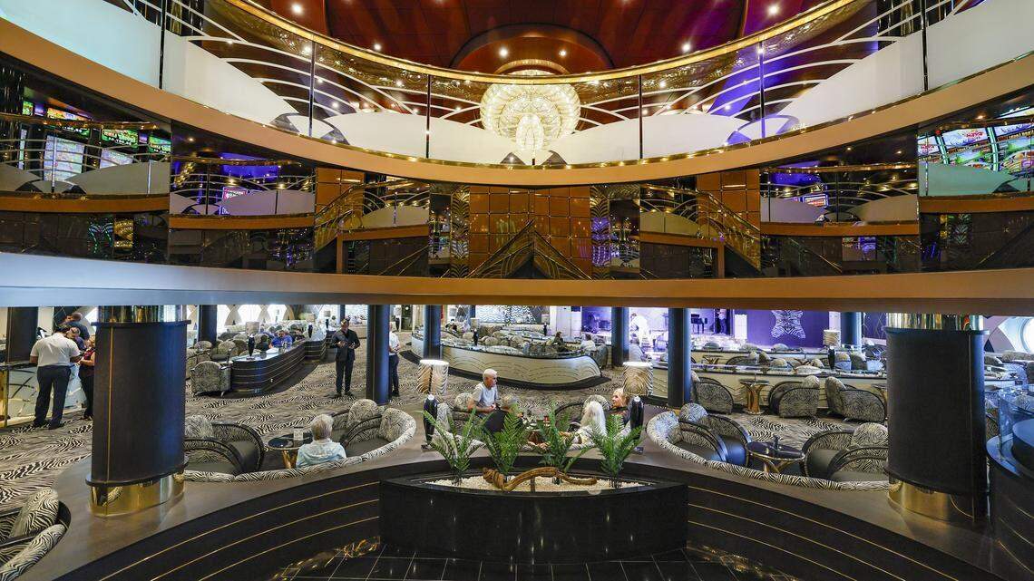 Vista del interior del MSC Poesia, atracado en PortMiami, en Miami, Florida, el miércoles 22 de abril de 2026.