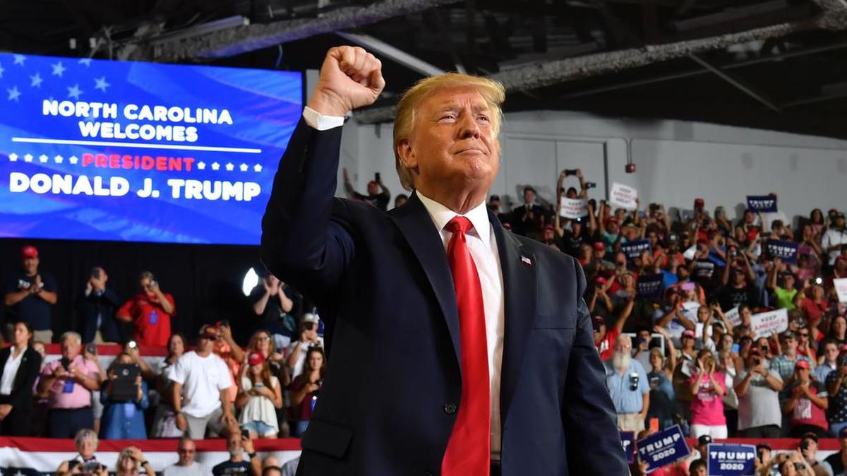 El presidente de los Estados Unidos, Donald Trump, habla en el mitin de “Make America Great Again” en el Minges Coliseum en Greenville, Carolina del Norte, el 17 de julio de 2019.