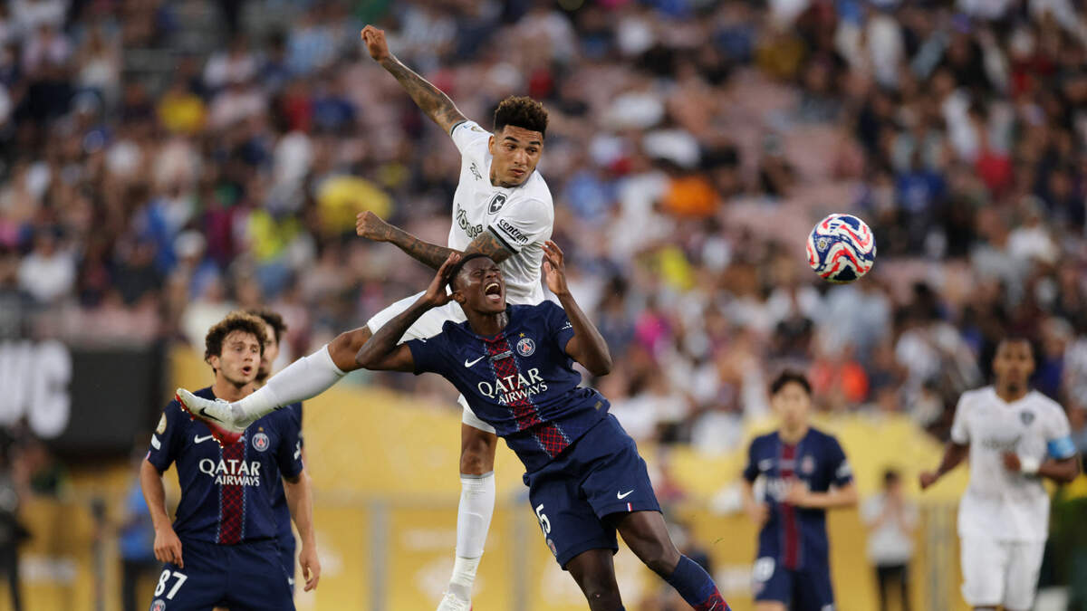 El delantero brasileño Igor Jesus (arriba) marcó el gol del triunfo de Botafogo 1-0 ante el Paris Saint-Germain el jueves, en el partido de la segunda jornada del Grupo B en el Mundial de Clubes en Pasadena, California.