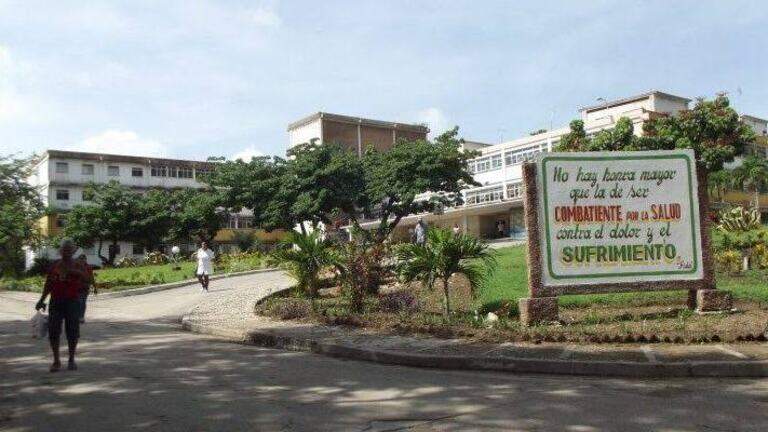 Reportan intoxicación de 25 estudiantes de secundaria básica en zona oriental de Cuba