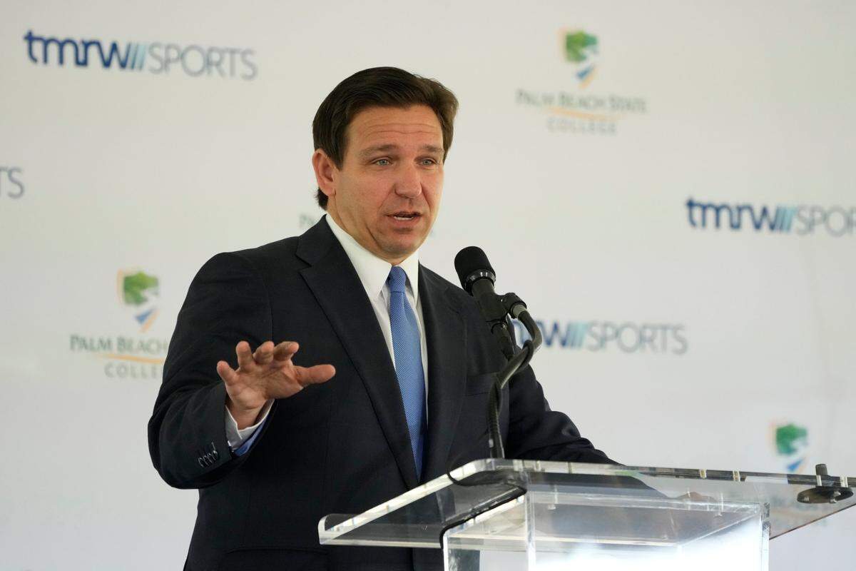 Foto de archivo. El envío de los inmigrantes a la isla de Martha’s Vineyard por orden del gobernador Ron DeSantis causó una viva polémica y motivó demandas judiciales e investigaciones sobre él, el secretario del Departamento de Transporte de Florida, Jared Perdue, y las personas que ayudaron a reclutar inmigrantes en Texas.