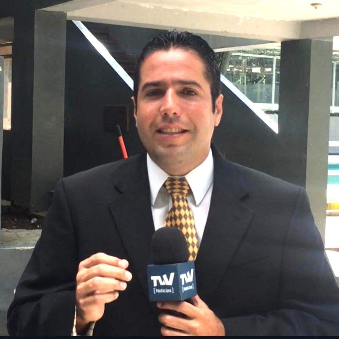 Gustavo Giménez Sánchez, a Venezuelan journalist seeking refuge in the U.S. after facing political persecution in his home country, was held in ICE detention for nearly two weeks before being released on bond.