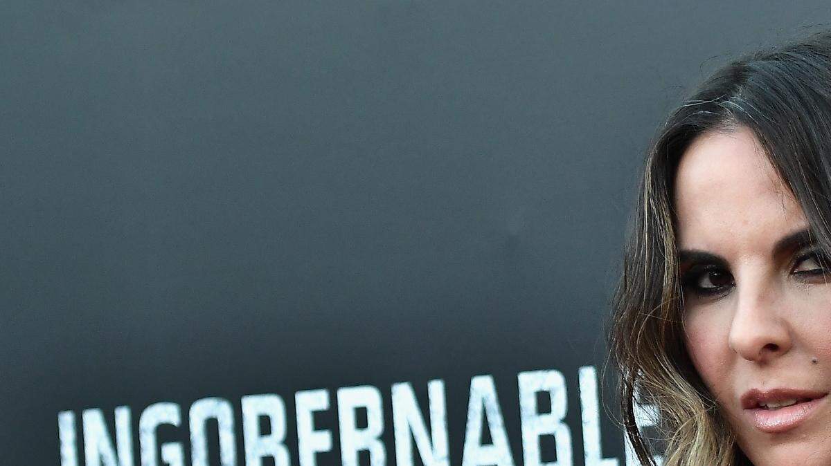 La actriz Kate Del Castillo asiste al estreno de la serie de Netflix "Ingobernable", el 15 de marzo de 2017, en el Colony Theater de Miami Beach. 