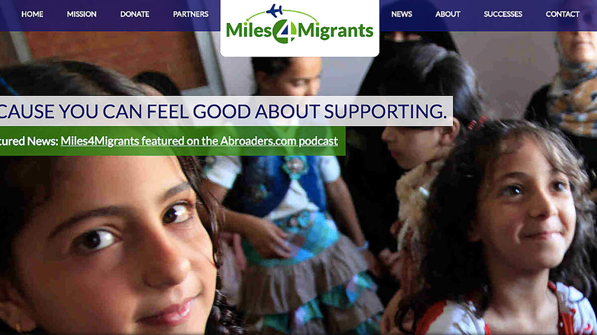 Miles4Migrants ha recibido una enorme cantidad de donaciones después de que una profesora de leyes de la Universidad de Michigan publicara un tuit. La organización provee trasportación a refugiados o reúne a familias separadas utilizando las millas de viajero frecuente donadas.