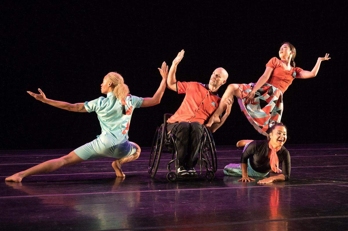 Los artistas de REVolutions Dance Company, procedentes de Orlando, en “Perky, Quirky, Smirky”, obra que presentarán el sábado 25 en el MDCA.